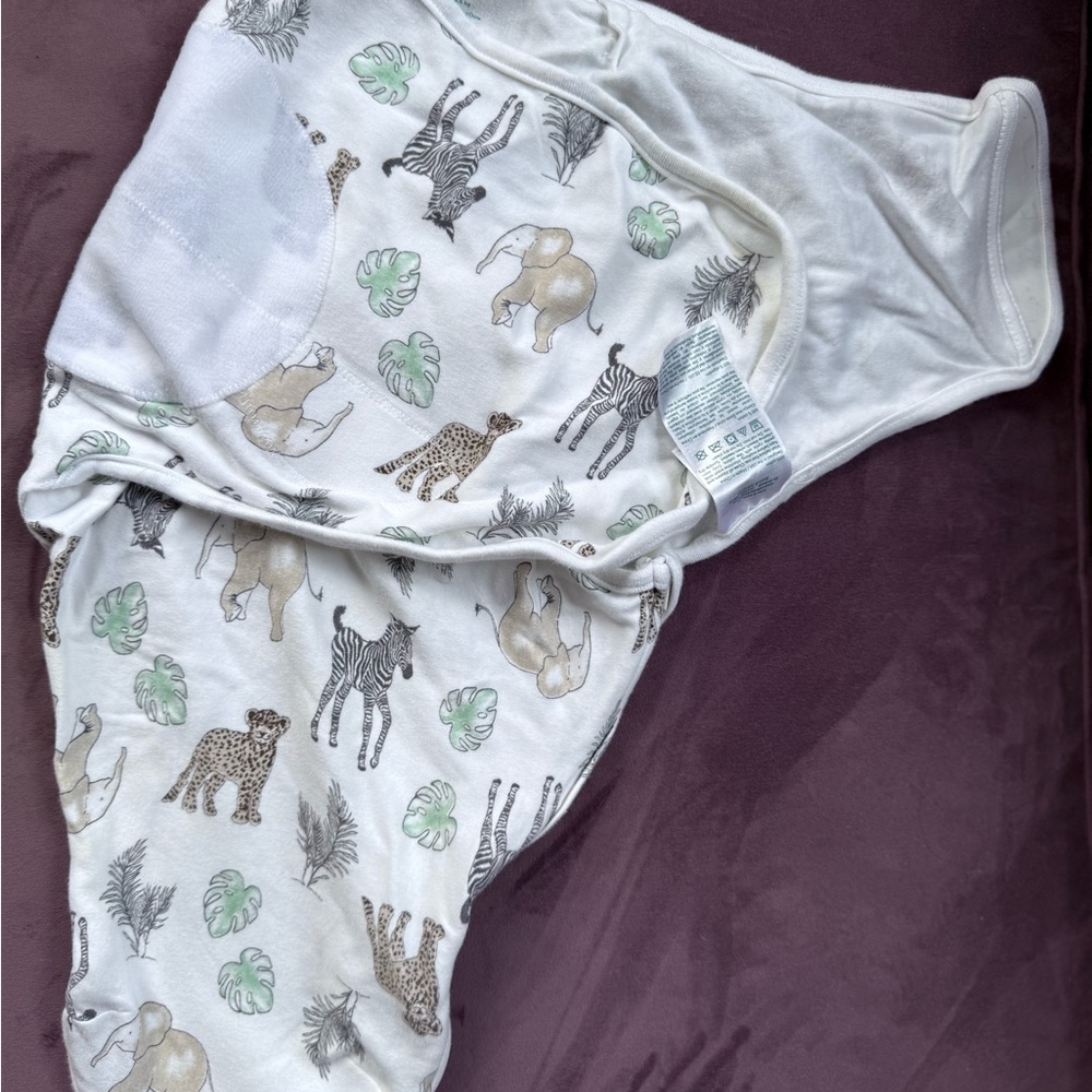 aden + anais essentials swaddle • 0-3m (NWOT)